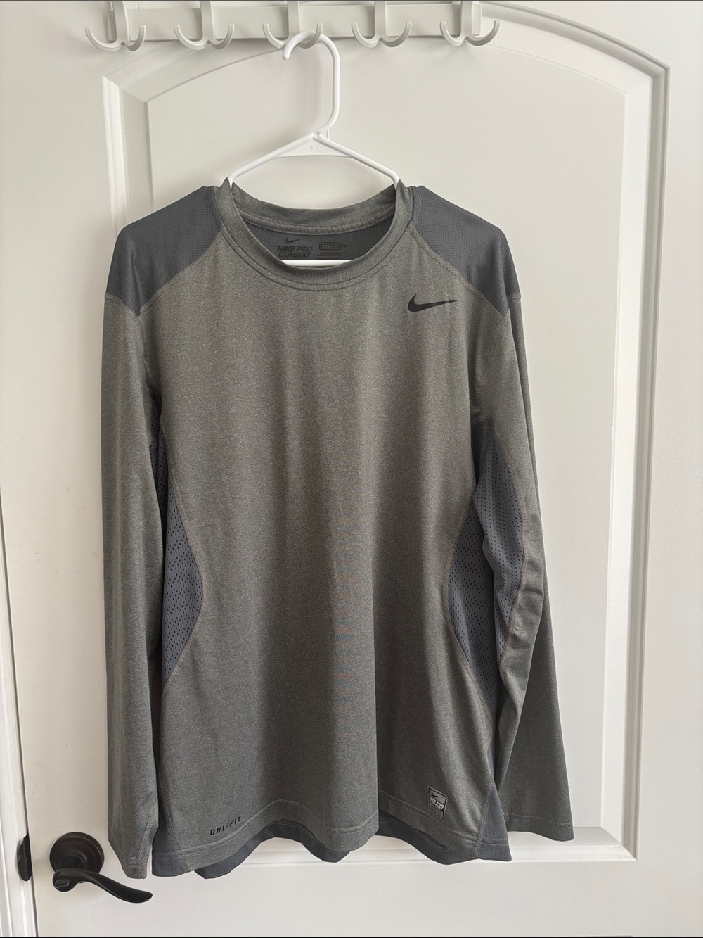 Nike Dri-FIT Long Sleeve Fitted Shirt Men's XL Gray Athletic Base Layer